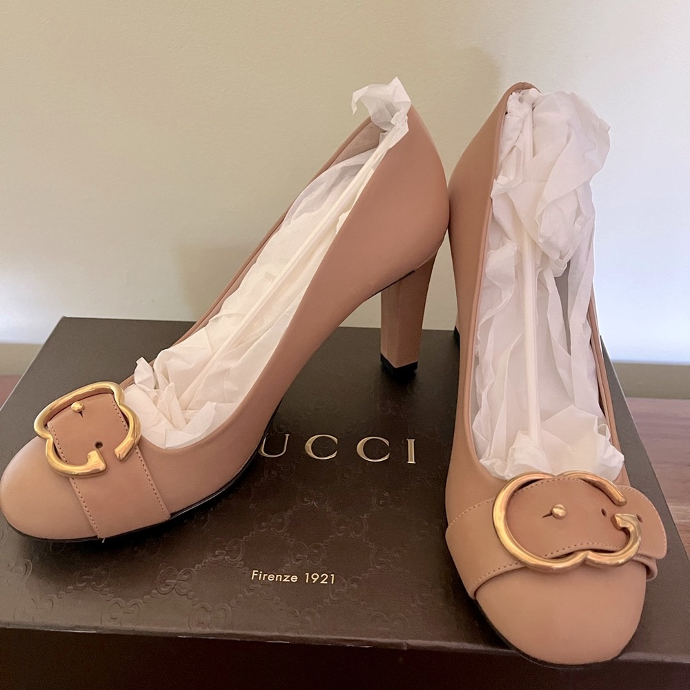 Gucci saddle leather pumps